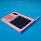 Maxlife MXWB-01 Kinder Schreibtafel mit Taschenrechner – Pink - MIZO.at