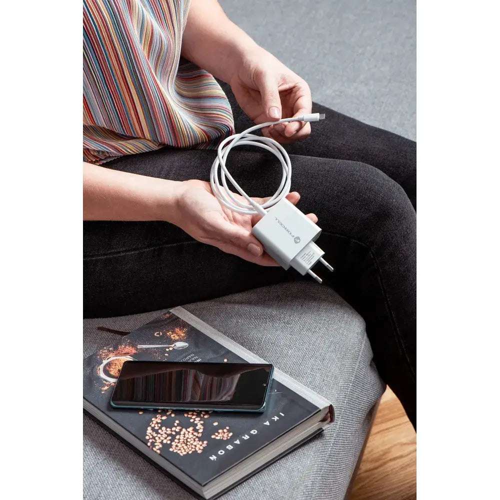 FORCELL F‑ENERGY TFK‑TC‑45WPD 45 W Travel Charger – White