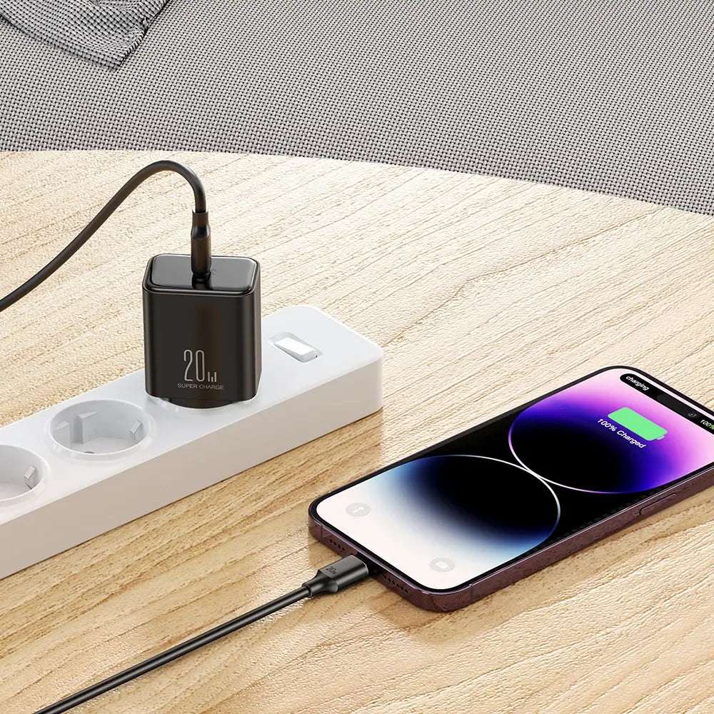 Travel Charger PD 20W with Type-C to Lightning Cable | Fast Charging - MIZO.at