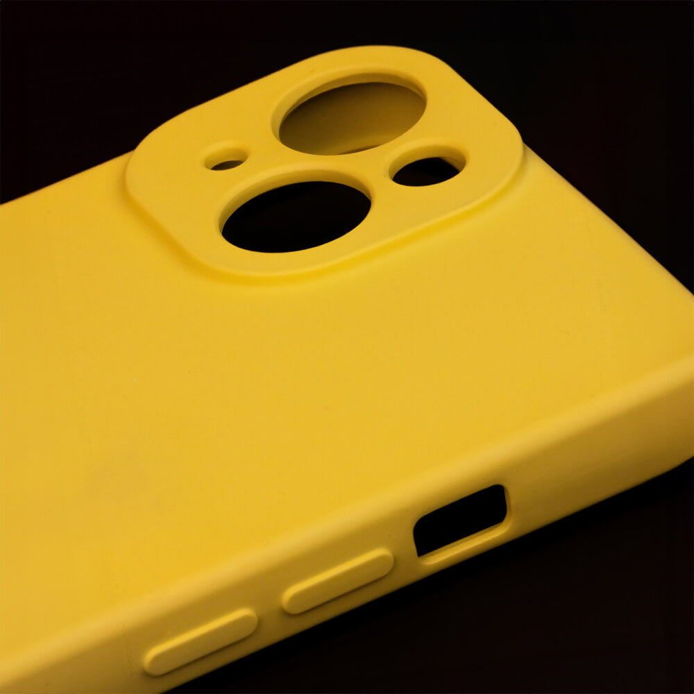 Silicone Case iPhone 15 Pro Max | Yellow Soft-Touch Cover - MIZO.at