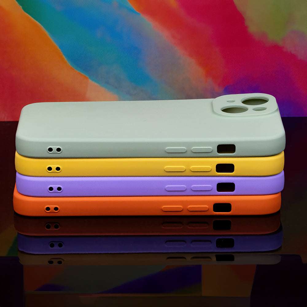 Silicone Case iPhone 15 Pro Max | Yellow Soft-Touch Cover - MIZO.at