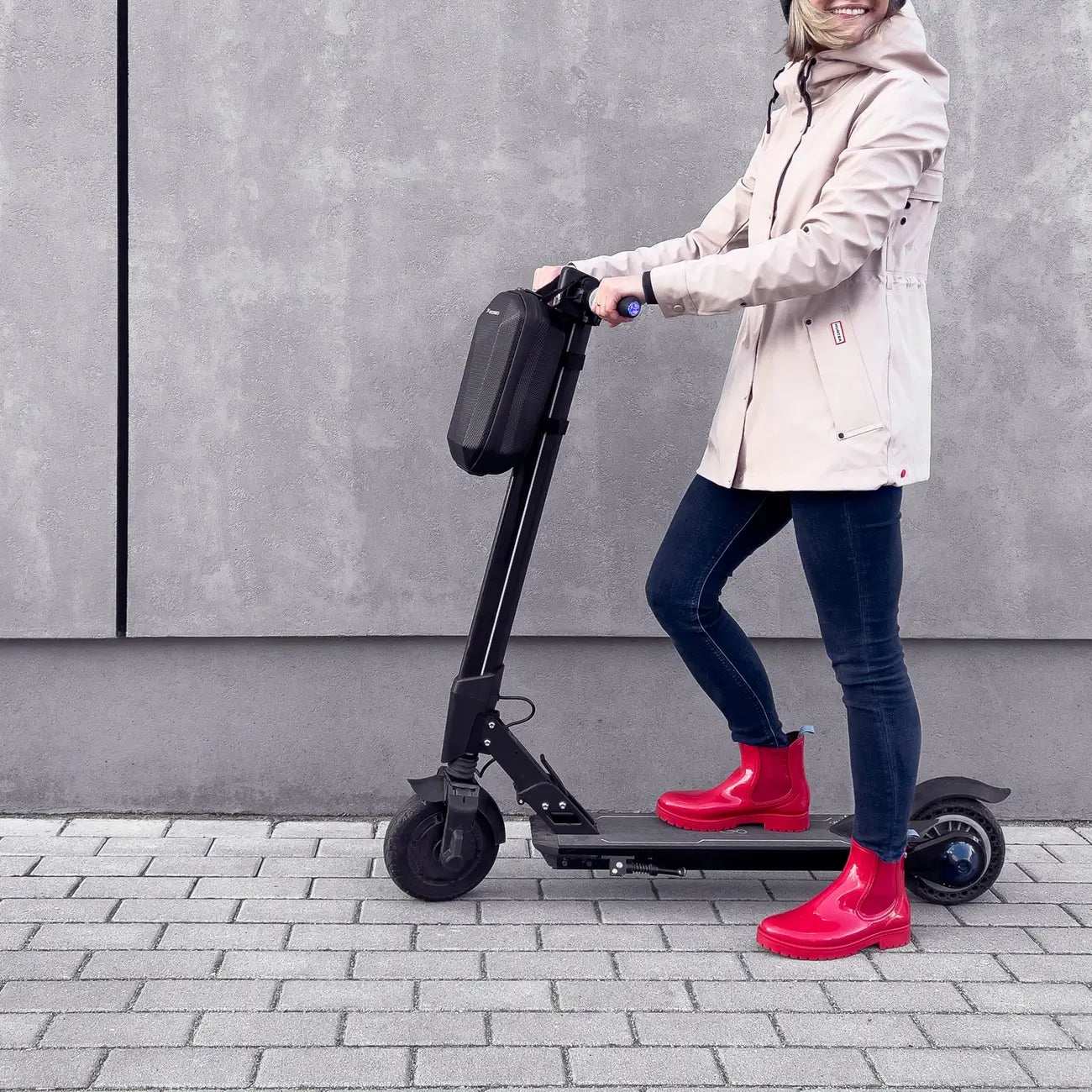 Wozinsky Waterproof Scooter Handlebar Bag 4L Black | Easy Install - MIZO.at